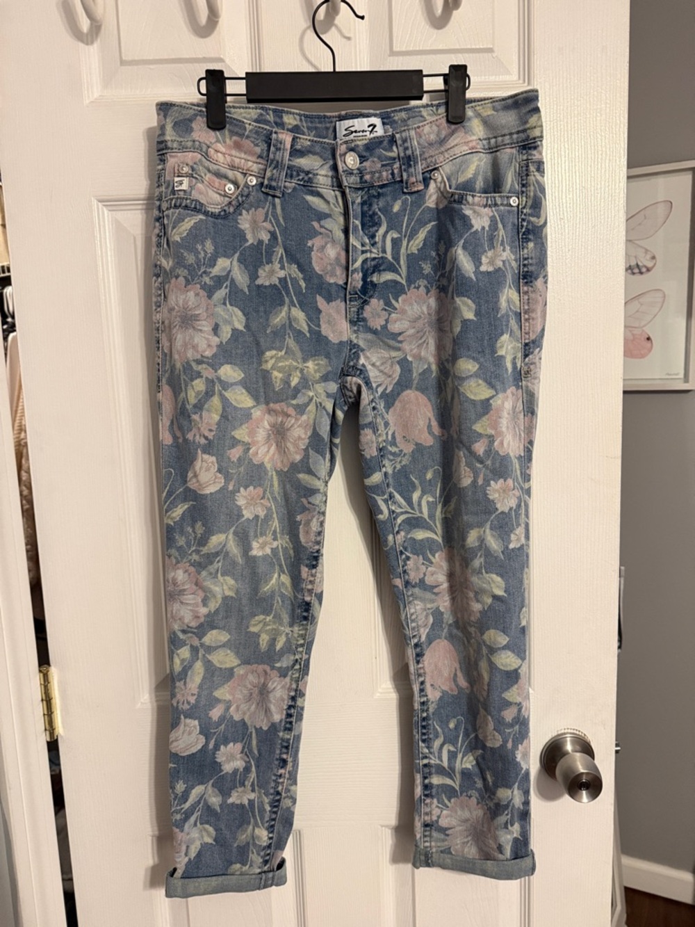 Seven7 Light Blue Floral Cropped Jeans